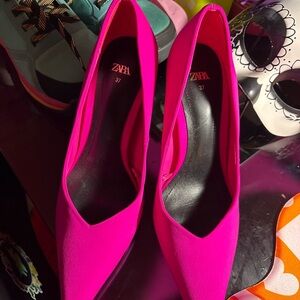 Zara Women's Bright Pink Heels never worn